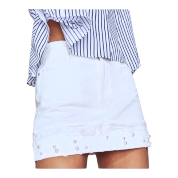 ZARA DENIM WHITE DISTRESSED MINI SKIRT EMBELLISHED WITH WITH PEARLS SZ SM NWT - Picture 9 of 10